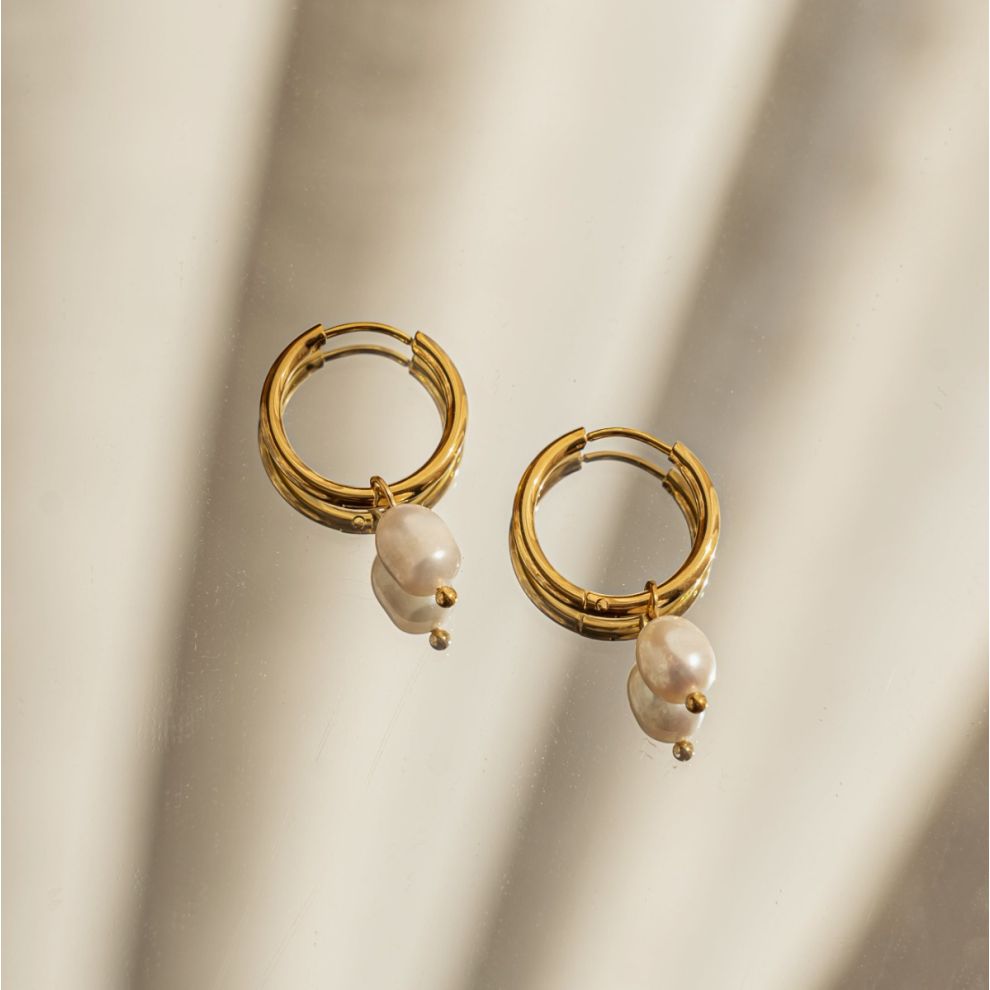 Greta Pearl earring
