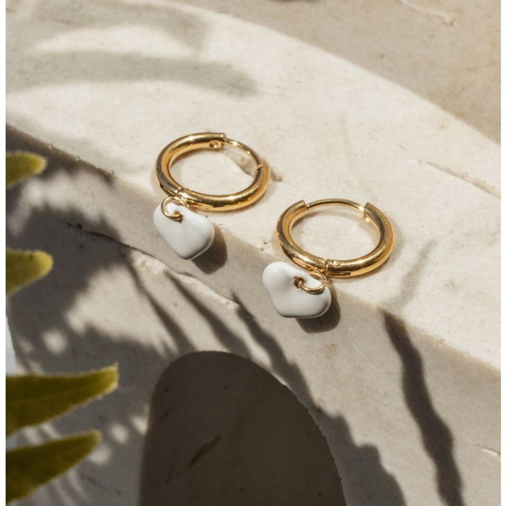 Lucrezia Love Huggie earring