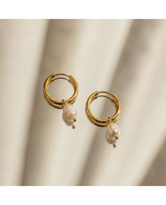 Greta Pearl earring